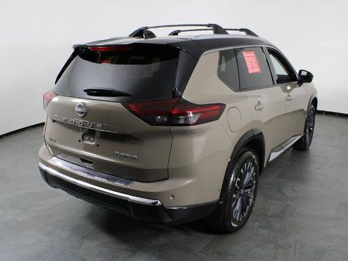 Certified 2025 Nissan Rogue Platinum FWD image 16