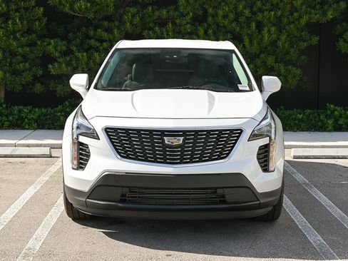 Used 2021 Cadillac XT4 Luxury image 2