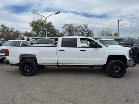 Used 2015 Chevrolet Silverado 2500 W/T AWD/4WD image 2