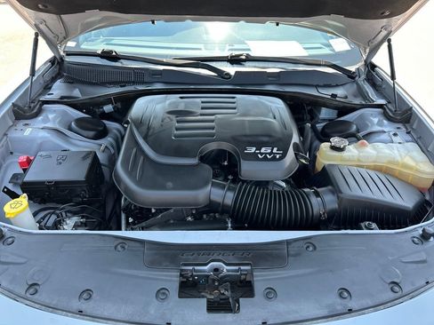 Used 2022 Dodge Charger SXT w/ Cold Weather Package RWD image 25