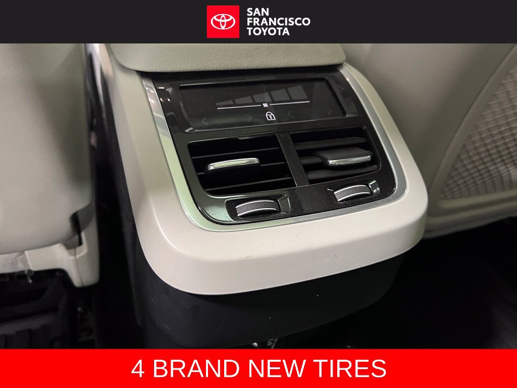 Used 2020 Volvo XC90 T6 Momentum w/ Protection Package Premier AWD/4WD image 19