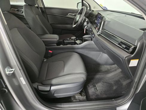 Used 2023 Kia Sportage LX image 42