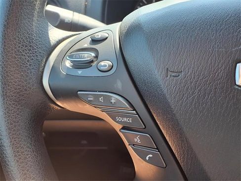 Used 2020 Nissan Pathfinder S image 31