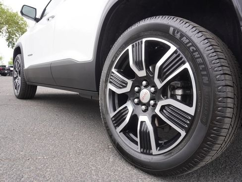 Certified 2019 GMC Acadia SLT w/ Black Edition FWD image 7