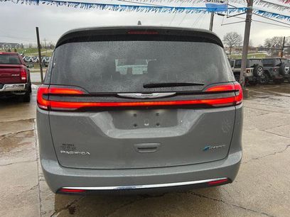 Used 2022 Chrysler Pacifica Touring-L