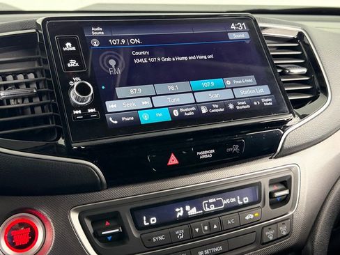 Used 2025 Honda Ridgeline Sport image 17