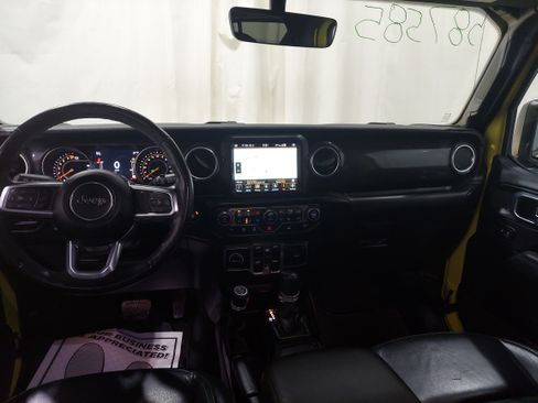 Used 2023 Jeep Wrangler Unlimited Sahara AWD/4WD image 10