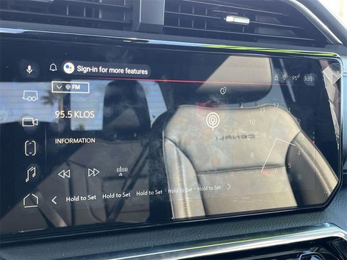 Used 2025 GMC Sierra 2500 Denali w/ Technology Package image 14