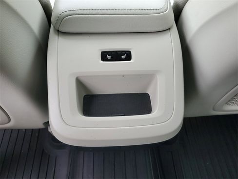 Used 2023 Volvo XC60 B5 Plus w/ Climate Package image 17