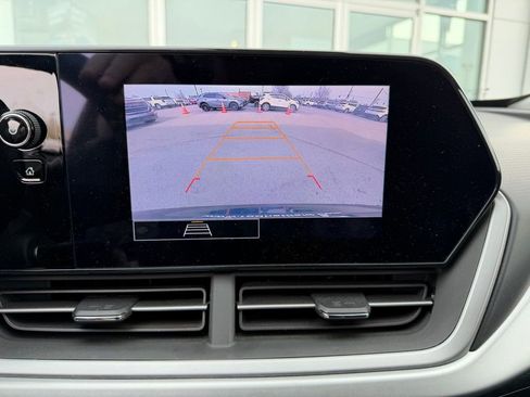 Used 2024 Chevrolet Trax LS w/ LS Convenience Package image 8