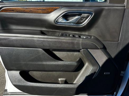 Used 2024 Chevrolet Suburban Premier image 13