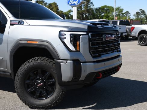 Used 2025 GMC Sierra 2500 AT4 w/ AT4 Premium Plus Package AWD/4WD image 3