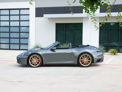 Used 2021 Porsche 911 Carrera S w/ Premium Package RWD image 5