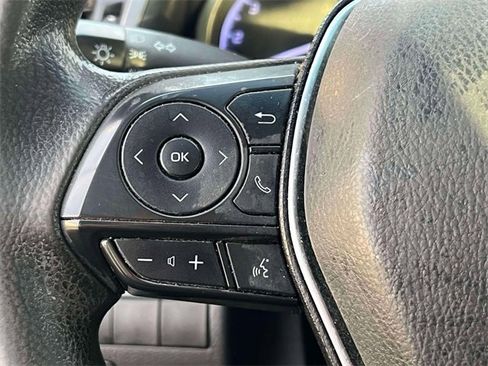 Used 2018 Toyota Camry LE image 21