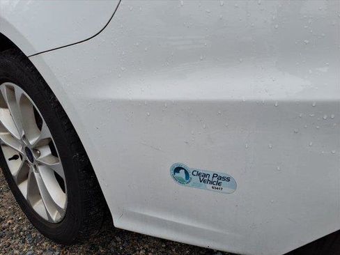 Used 2020 Ford Fusion Energi Titanium image 11