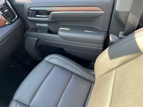 Used 2025 GMC Sierra 1500 Denali w/ Denali Reserve Package AWD/4WD image 19