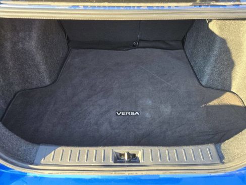 Used 2021 Nissan Versa SV image 18