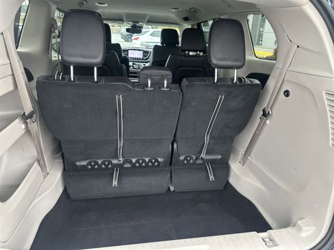 Used 2022 Chrysler Pacifica Touring-L image 21
