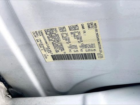 Used 2022 Nissan Titan SV image 3