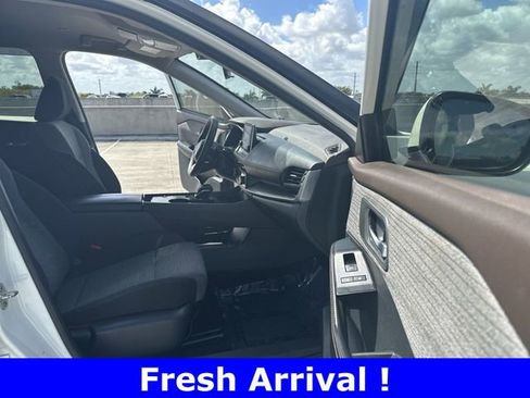 Used 2023 Nissan Rogue SV image 29