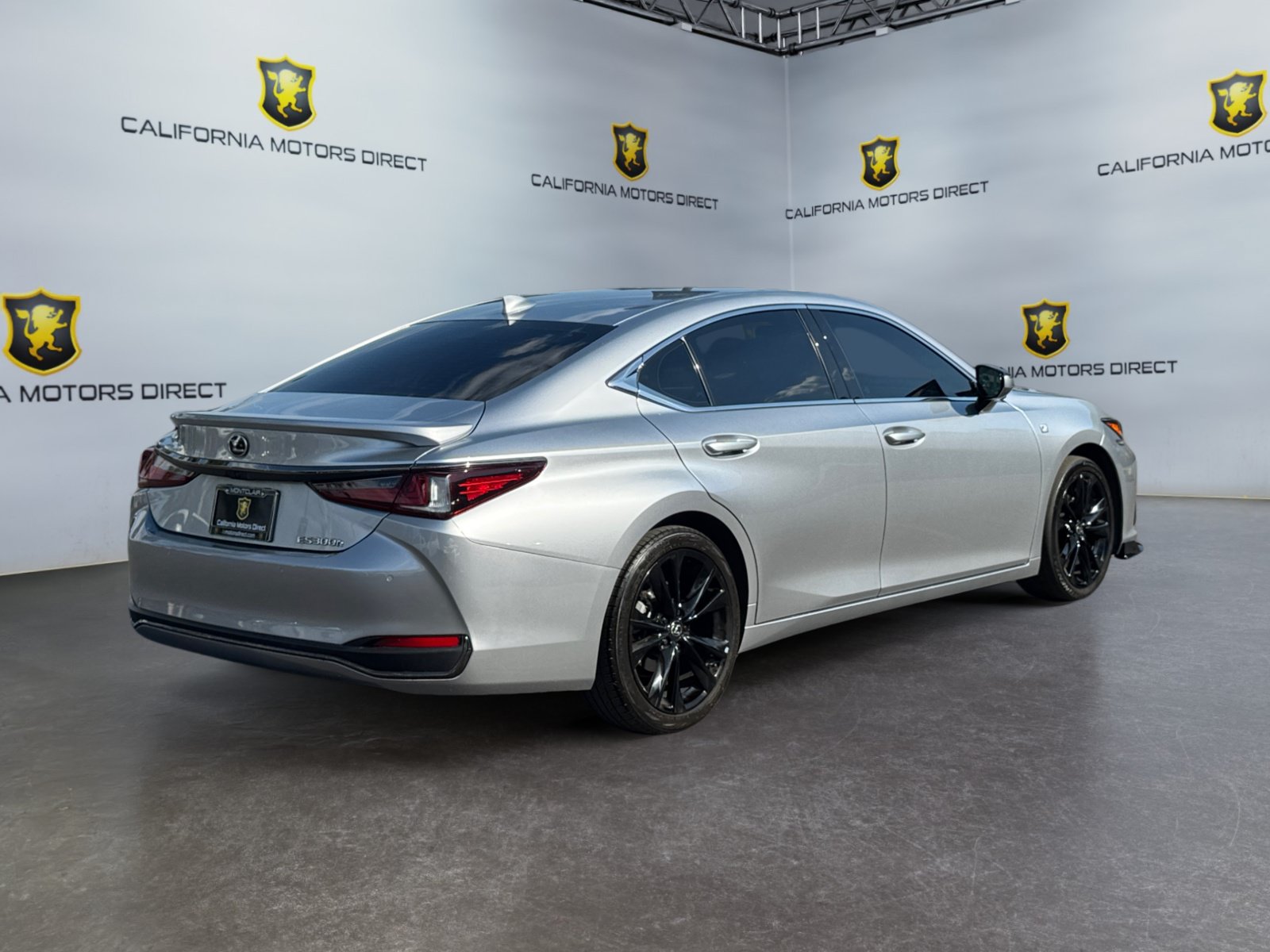 Used 2024 Lexus ES 300h F Sport FWD image 5