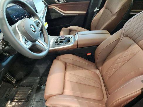 Used 2025 BMW X7 M60i AWD/4WD image 8