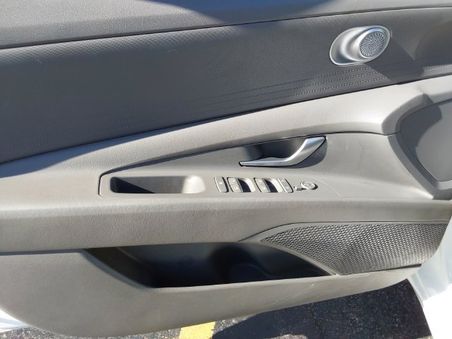 Used 2023 Hyundai Elantra SEL FWD image 15