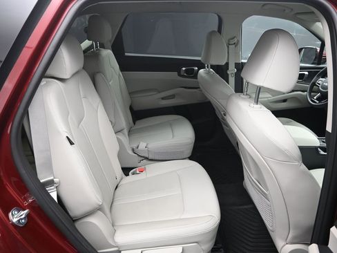 Certified 2025 Kia Sorento EX image 38