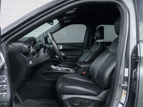 Used 2022 Ford Explorer ST w/ Equipment Group 401A AWD/4WD image 17