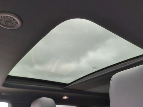 New 2026 Land Rover Range Rover Evoque Dynamic SE image 18