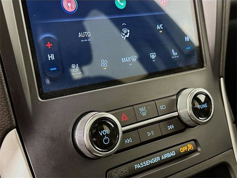 Used 2022 Ford Edge ST-Line w/ Class II Trailer Tow Package image 26