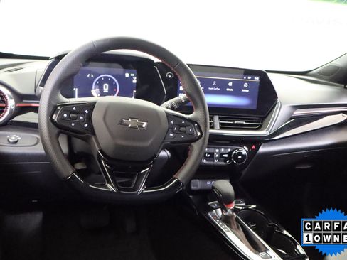 Used 2025 Chevrolet Trax RS w/ Driver Confidence Package FWD image 16