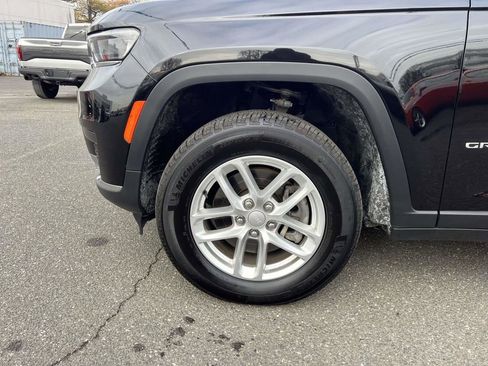 Used 2025 Jeep Grand Cherokee L Laredo image 11