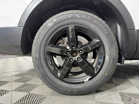 Used 2016 Ford Explorer XLT w/ Equipment Group 202A AWD/4WD image 50