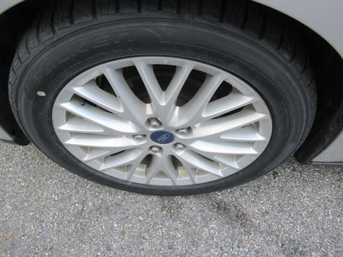 Used 2014 Ford Focus Titanium FWD image 12