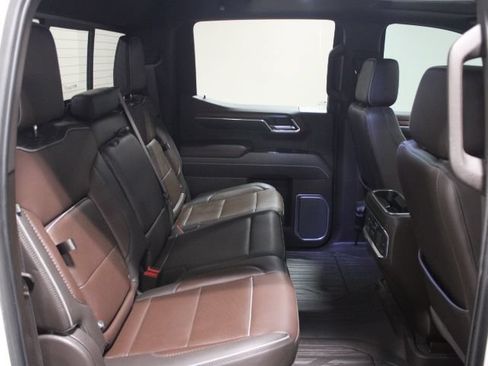 Used 2025 GMC Sierra 1500 Denali AWD/4WD image 32