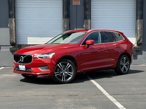 Used 2019 Volvo XC60 T5 Momentum w/ Premium Package AWD/4WD image 9