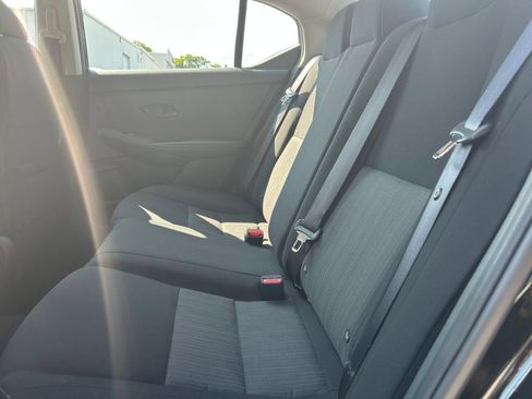 Used 2025 Nissan Sentra SV FWD image 17