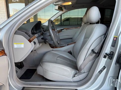 Used 2005 Mercedes-Benz E 320 Sedan image 21