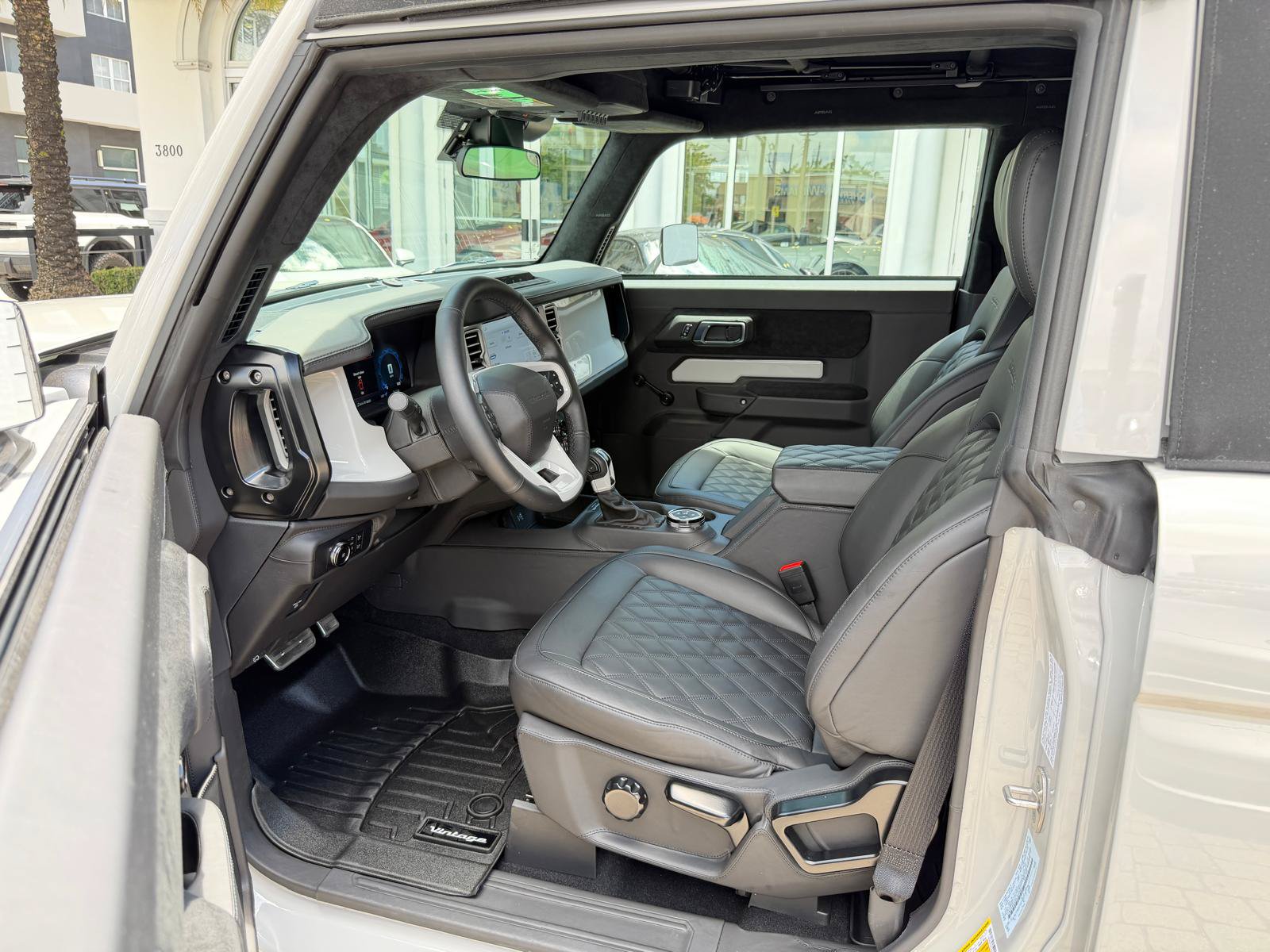 Used 2025 Ford Bronco Badlands AWD/4WD image 34