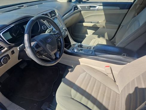 Used 2019 Ford Fusion SE FWD image 14