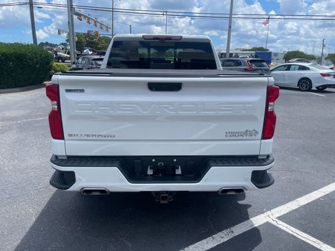 Used 2023 Chevrolet Silverado 1500 High Country w/ High Country Premium Package AWD/4WD image 4
