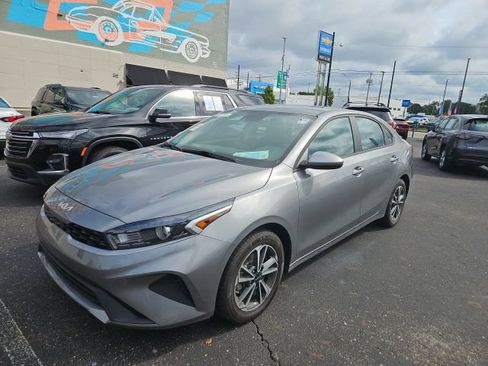 Used 2023 Kia Forte LXS FWD image 7