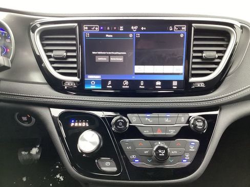 New 2026 Chrysler Pacifica Select image 12