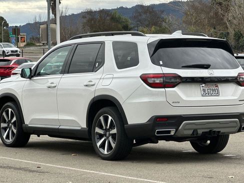 Certified 2024 Honda Pilot Touring image 6