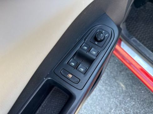 Used 2022 Volkswagen Taos SE AWD/4WD image 24