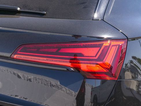 Used 2022 Audi SQ5 Premium Plus w/ Premium Plus Package image 10