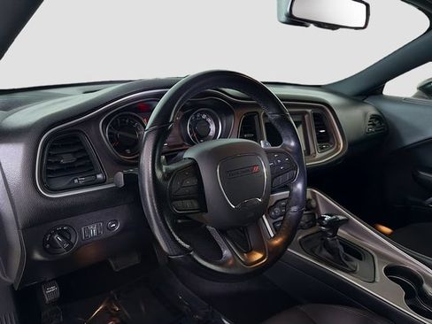 Used 2022 Dodge Challenger GT RWD image 9