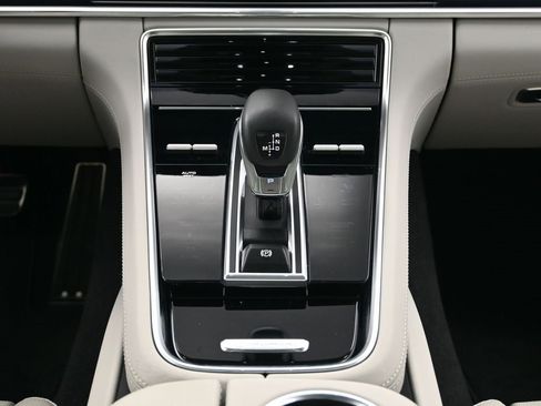 Certified 2022 Porsche Panamera 4 image 10