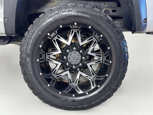 Used 2017 RAM 2500 Tradesman w/ Chrome Appearance Group image 29